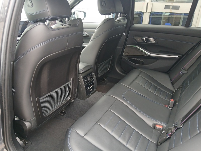 BMW 3 Series 330e M Sport - U3603