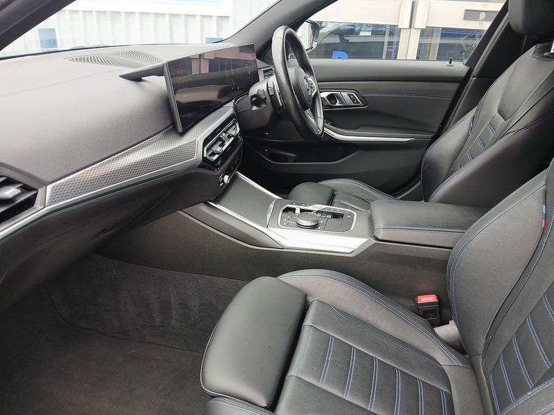 BMW 3 Series 330e M Sport - U3603