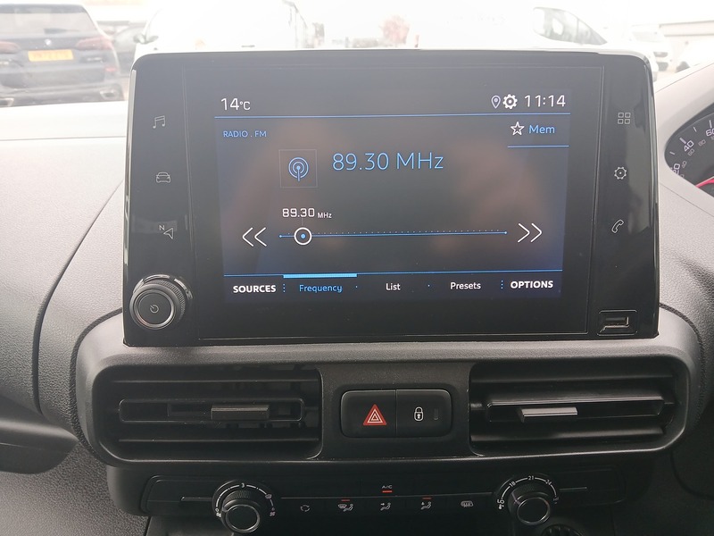 Peugeot Partner BlueHDi 1000 Professional Premium + - U3619
