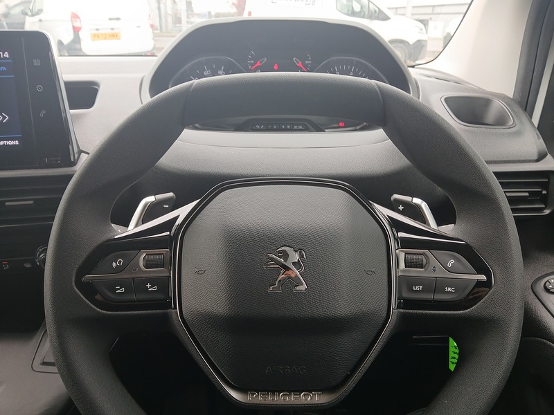 Peugeot Partner BlueHDi 1000 Professional Premium + - U3619
