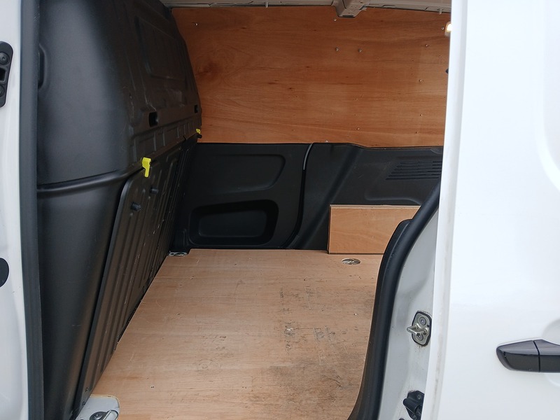 Peugeot Partner BlueHDi 1000 Professional Premium + - U3619