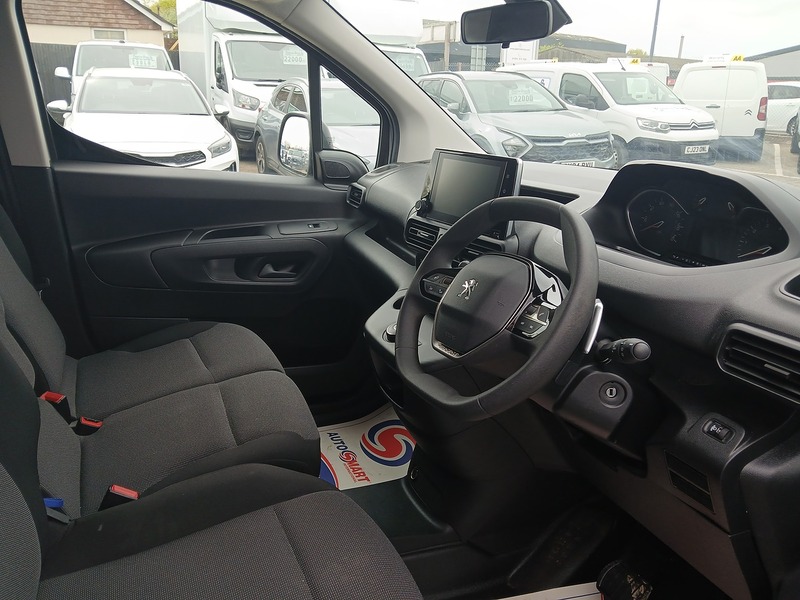 Peugeot Partner BlueHDi 1000 Professional Premium + - U3619