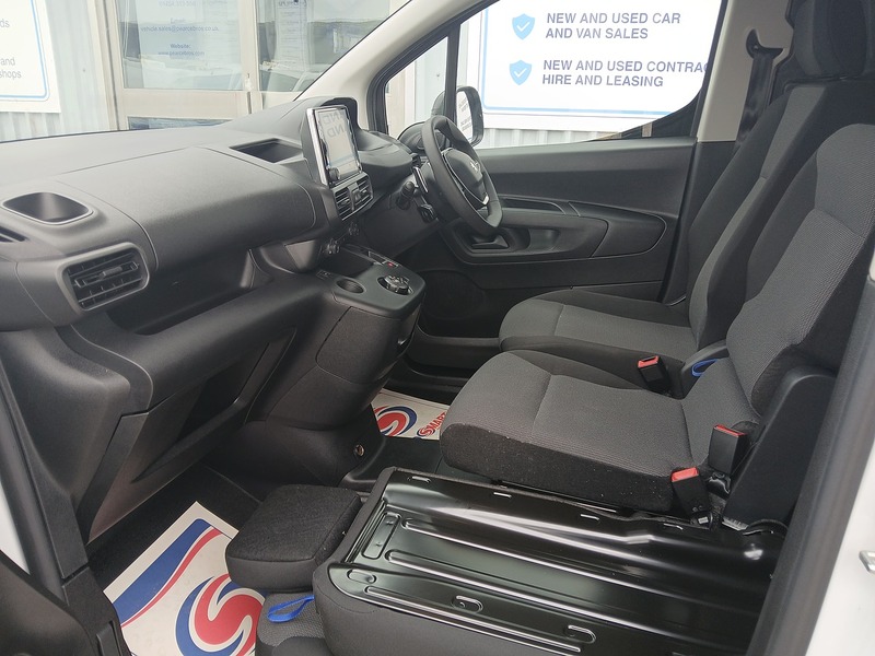 Peugeot Partner BlueHDi 1000 Professional Premium + - U3619
