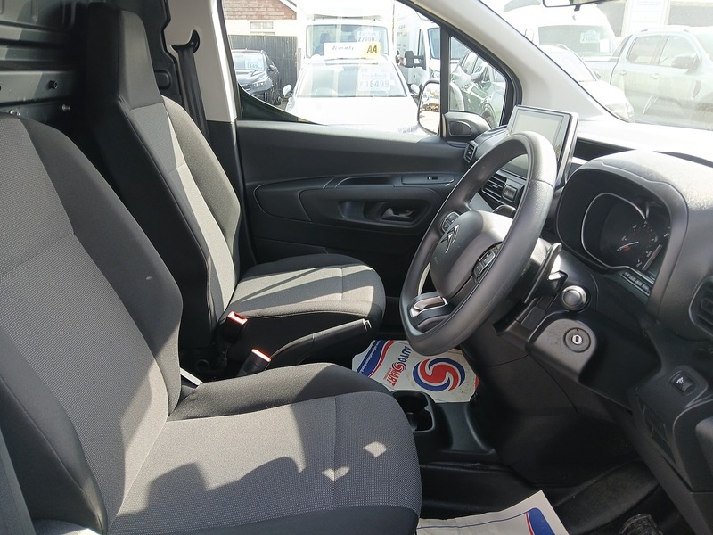 Citroen Berlingo BlueHDi 1000 Enterprise Edition M - U3640