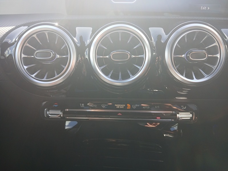 Mercedes-Benz A Class A180h MHEV AMG Line - U3678