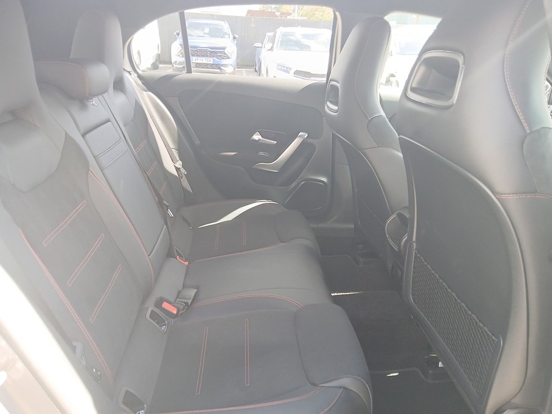 Mercedes-Benz A Class A180h MHEV AMG Line - U3678
