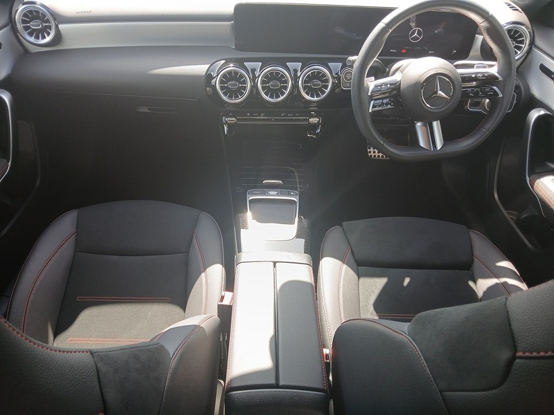 Mercedes-Benz A Class A180h MHEV AMG Line - U3678