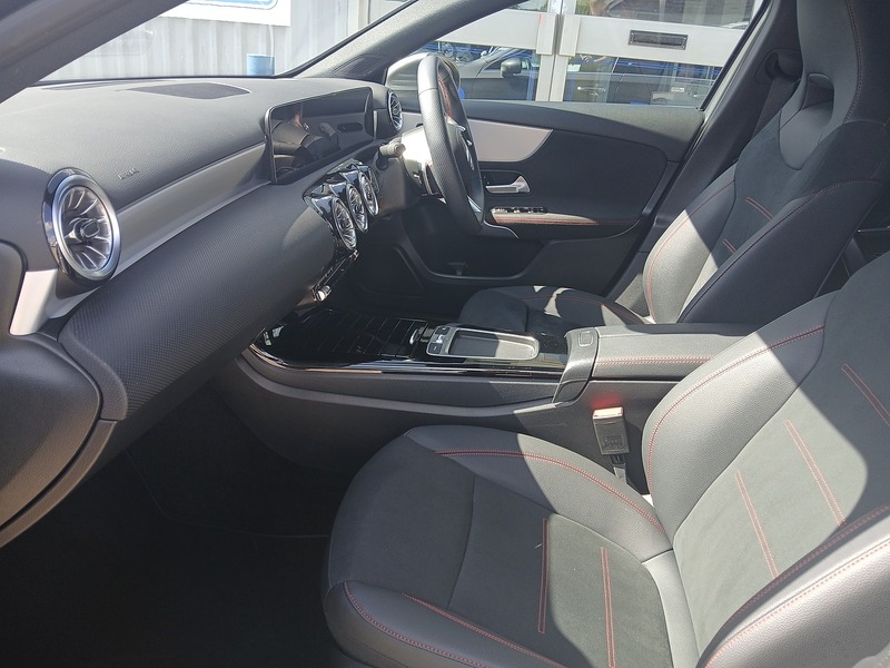 Mercedes-Benz A Class A180h MHEV AMG Line - U3678