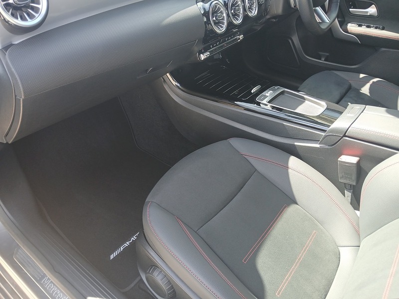 Mercedes-Benz A Class A180h MHEV AMG Line - U3678