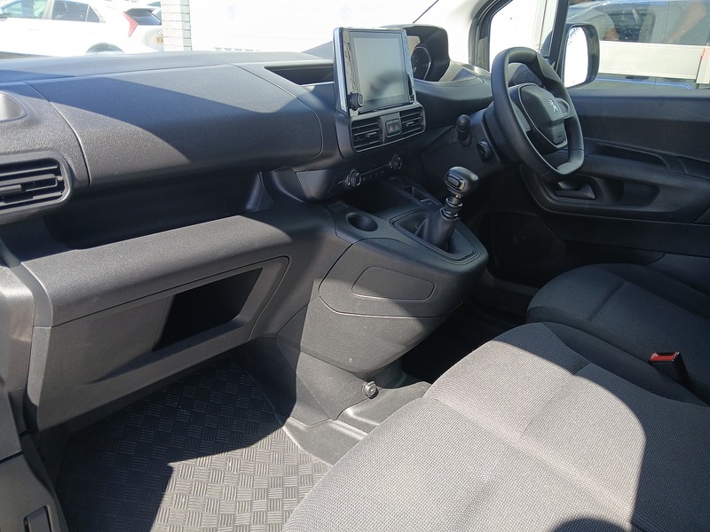 Peugeot Partner BlueHDi 950 Professional Premium + - U3684