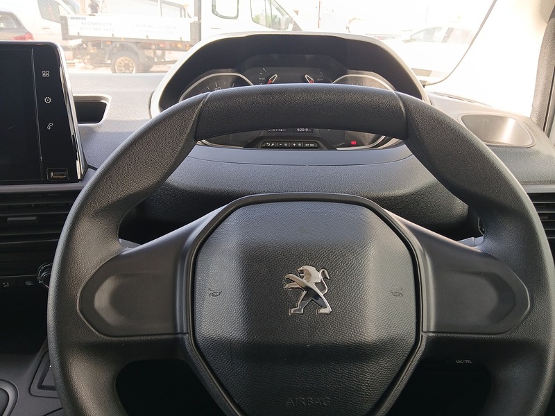 Peugeot Partner BlueHDi 950 Professional Premium + - U3684