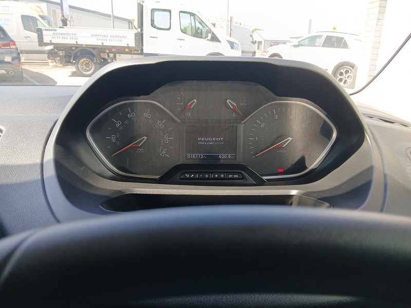 Peugeot Partner BlueHDi 950 Professional Premium + - U3684