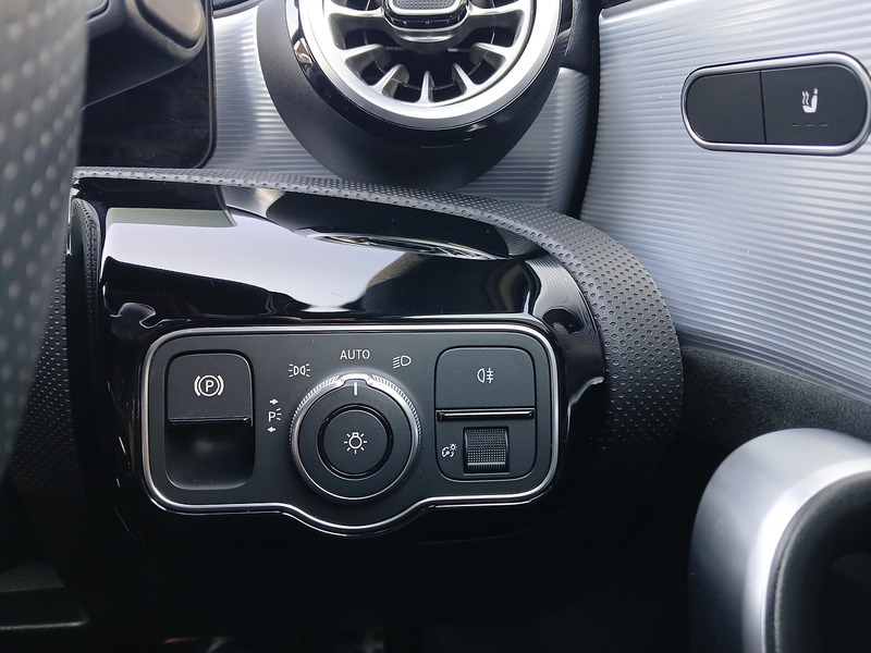 Mercedes-Benz A Class A180 AMG Line - U3712