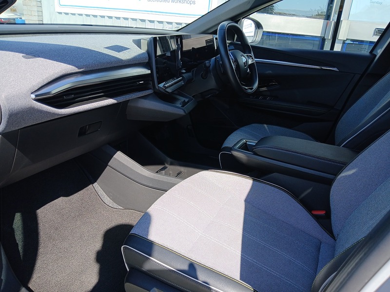 Renault Megane E-Tech techno+ - U3737