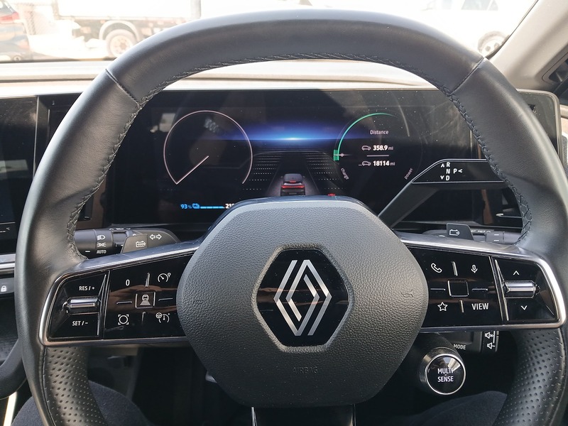 Renault Megane E-Tech techno+ - U3737