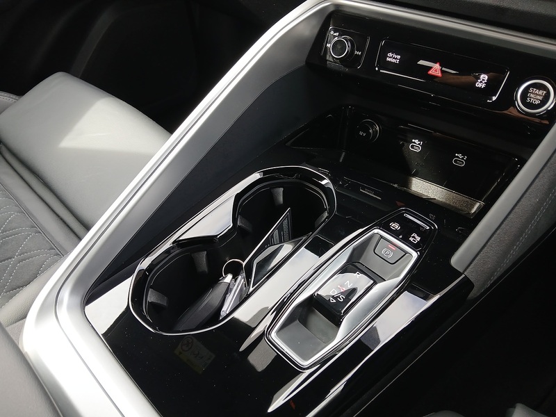 Audi Q5 TFSI Edition 1 - U3743