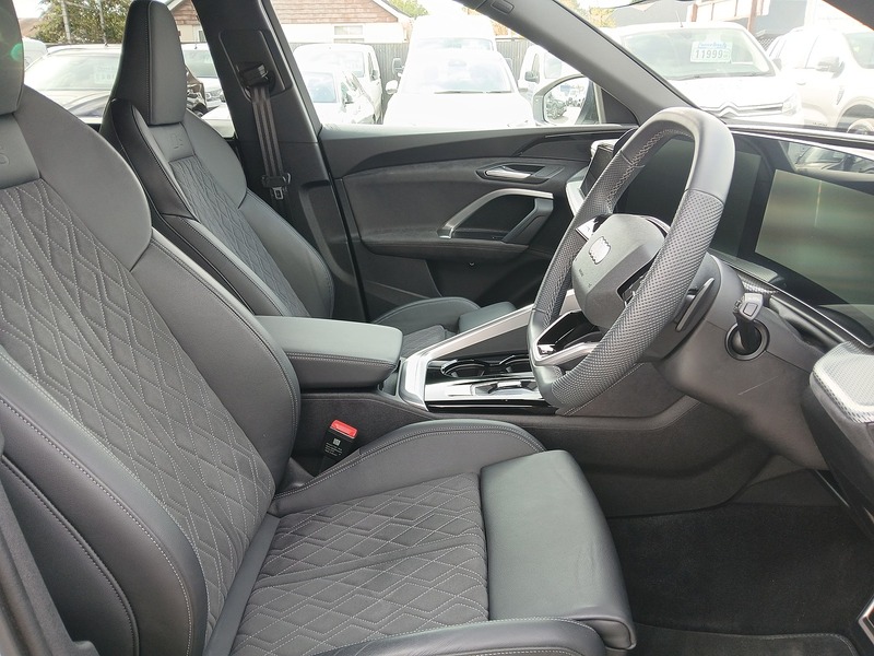 Audi Q5 TFSI Edition 1 - U3743