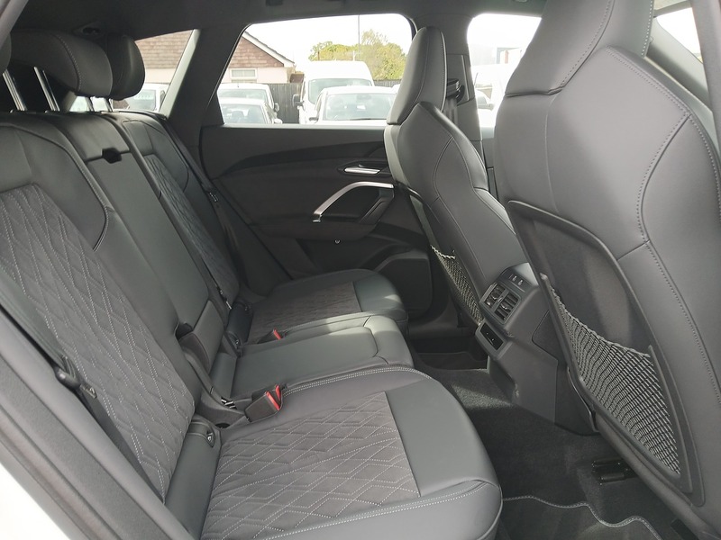Audi Q5 TFSI Edition 1 - U3743