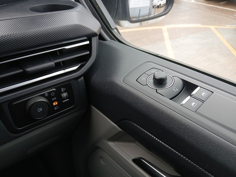 Ford Transit Custom 300 EcoBlue Limited - U3751