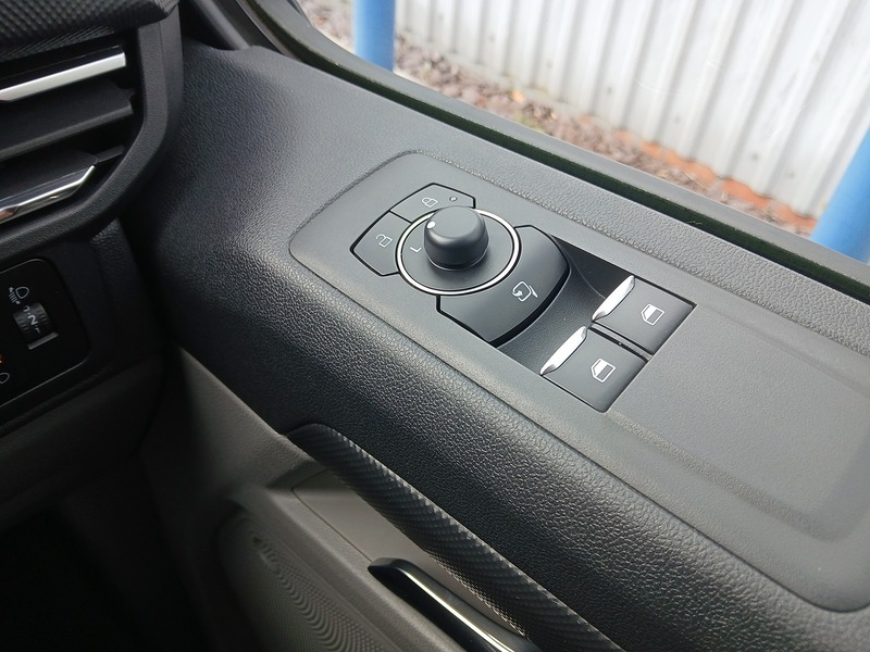 Ford Transit Custom 300 EcoBlue Limited - U3754