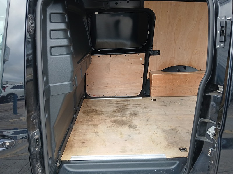 Volkswagen Caddy Maxi TDI C20 Commerce Plus - U3758