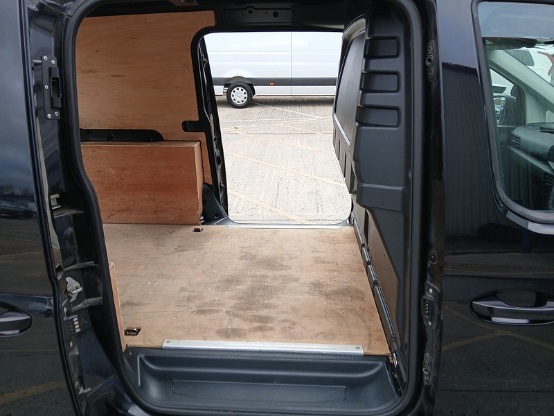 Volkswagen Caddy Maxi TDI C20 Commerce Plus - U3758