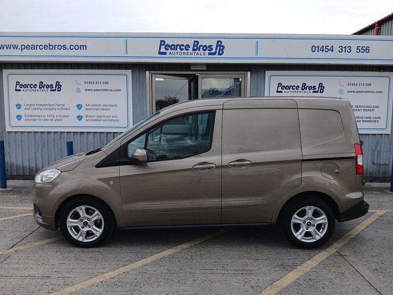 Ford Transit Courier EcoBoost Limited - U3774