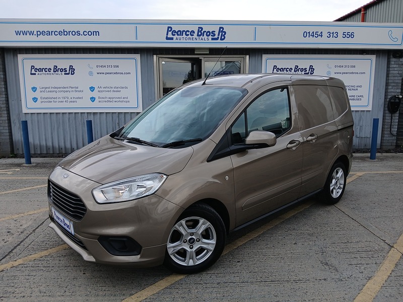 Ford Transit Courier EcoBoost Limited - U3774