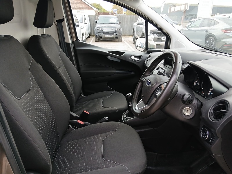 Ford Transit Courier EcoBoost Limited - U3774