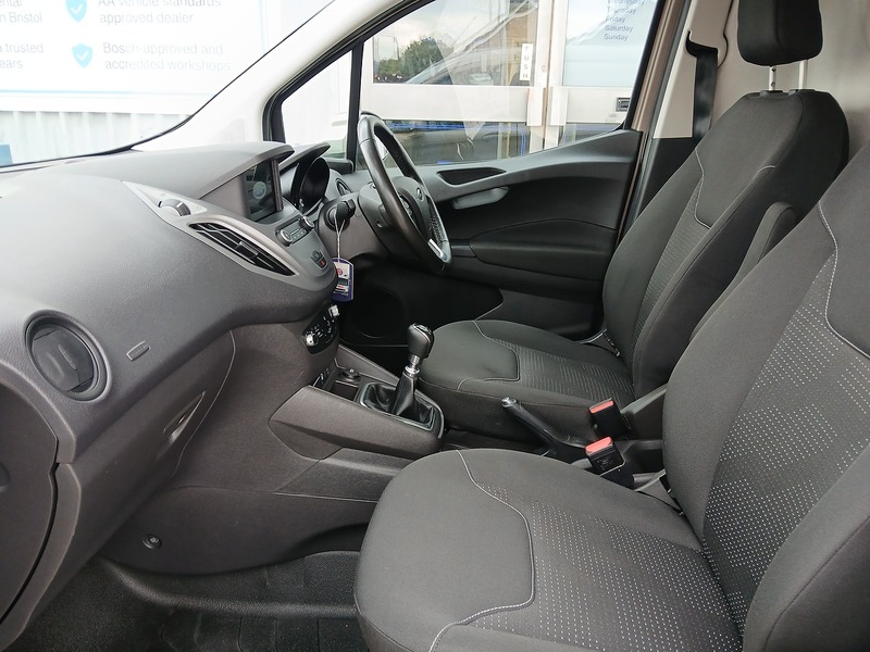 Ford Transit Courier EcoBoost Limited - U3774