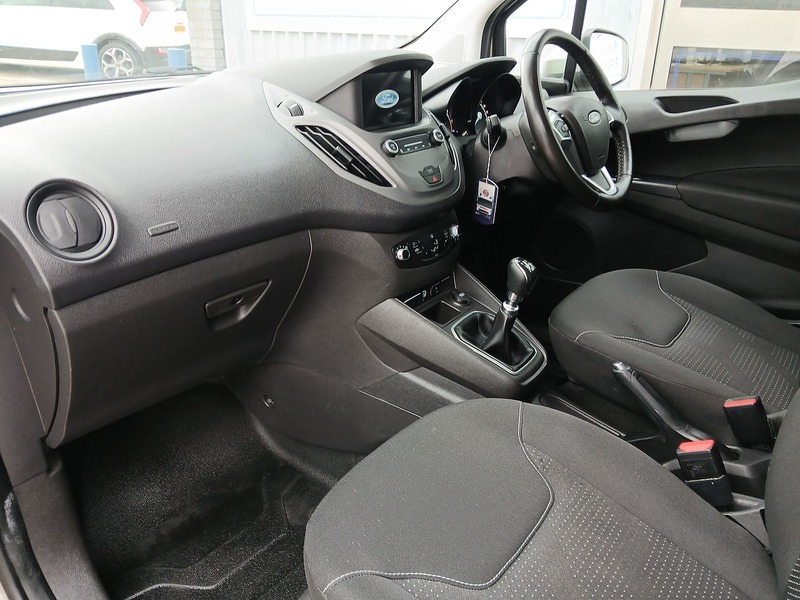 Ford Transit Courier EcoBoost Limited - U3774