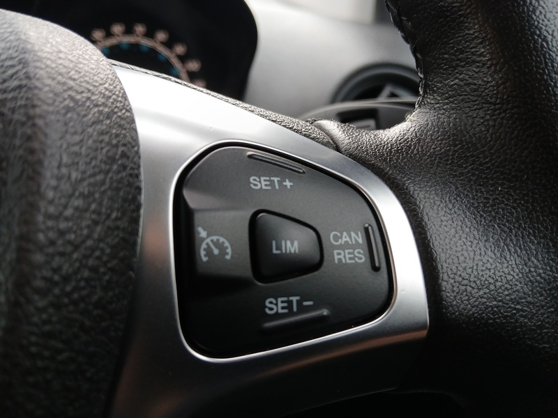 Ford Transit Courier EcoBoost Limited - U3774