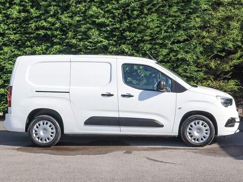 Vauxhall Combo Sportive 1.5 TurboD, 100bhp, L2 LWB Van, Air Con, Cruise Control, Reverse Parking Sensors, Bluetooth - U6631