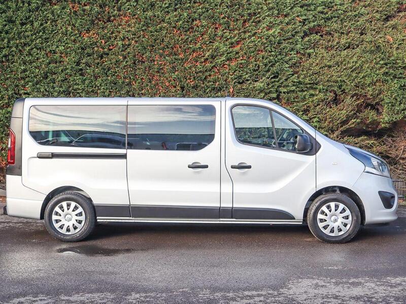Vauxhall Vivaro 2900 120BHP L2 H1 LWB 9 SEAT MINIBUS / COMBI, B.Tooth, Air Con Front + Rear, Twin SLD - U6772