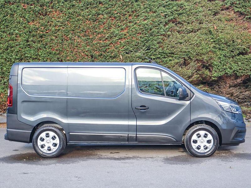 Renault Trafic Business L1 SWB 2.0DCi 150bhp Van, Air Con, Cruise Control, Auto Lights/Wipers, Electric Windows - U6798