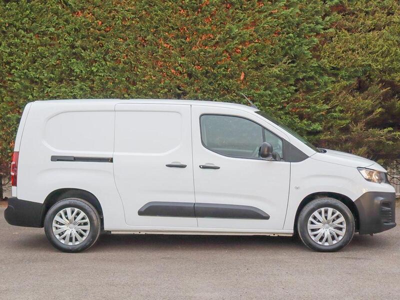 Peugeot Partner Partner 850 PRO EURO 6 L2 LONG 5 SEAT CREW VAN - U6834