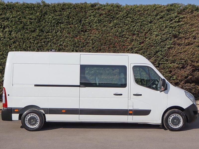Renault Master Business Energy 2.3DCI, 110bhp, L3H2 LWB 9 Seat Crew Van, Rear Parking Sensors, Rear Step, Bluetooth - U6876