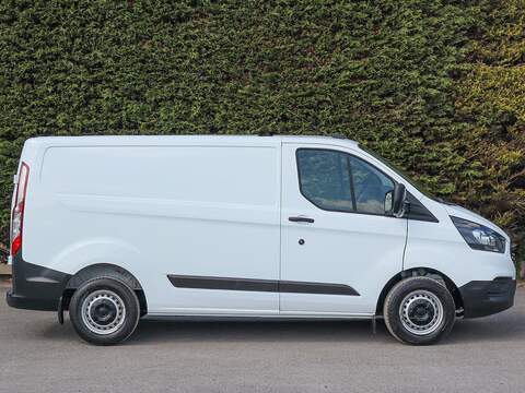 Ford Transit Custom 300 Leader 2.0TDCI, 105PS, L1 SWB Van, Air Con, Reverse Parking Sensors, Bluetooth - U6937