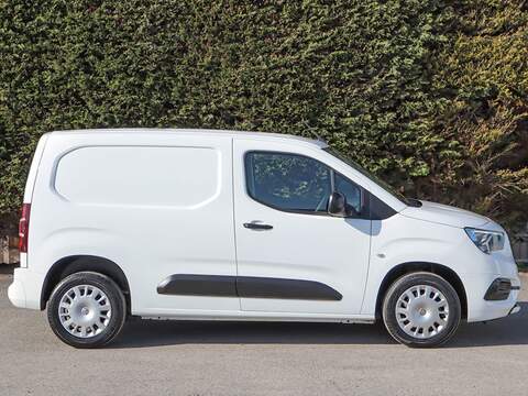 Vauxhall Combo 2300 Sportive, 1.5 100bhp, L1 SWB Van - U6942