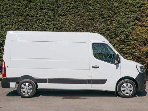 Renault Master MM35 Business+ 2.3DCI, 135BHP, L2H2 MWB Van, B.Tooth, Air Con, Rev Parking Sensors - U6958