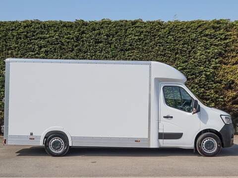 Renault Master ENERGY Start 2.3 145bhp Low Loader Luton Van - U6974