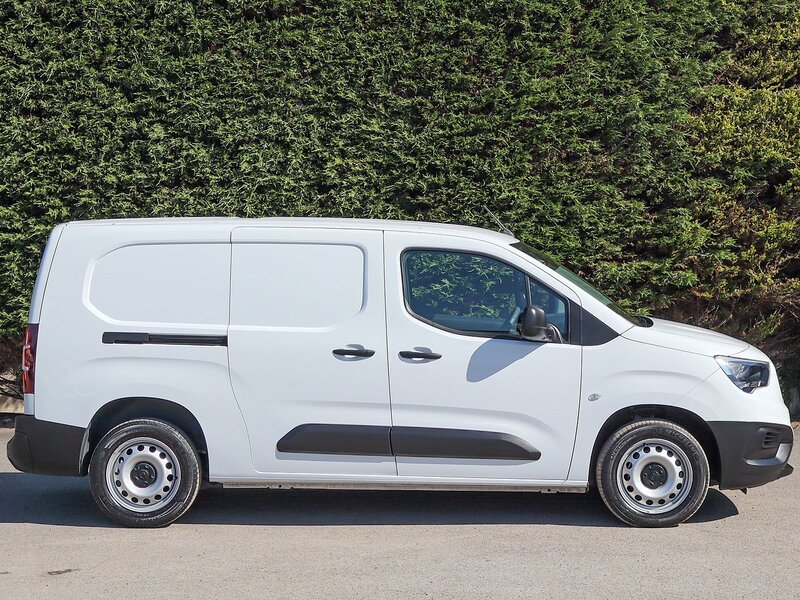 Vauxhall Combo 2300 PRIME 1.5 Turbo D 100BHP 6 SPEED L2 LONG 5 SEAT CREW VAN, Air Con, Cruise, Twin SLD - U6978