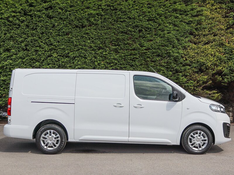 Vauxhall Vivaro 2900 Sportive 1.5 TURBO D 100BHP L2 LONG PANEL VAN, AIR CON, CRUISE, TWIN SLD, REV PARK - U6999