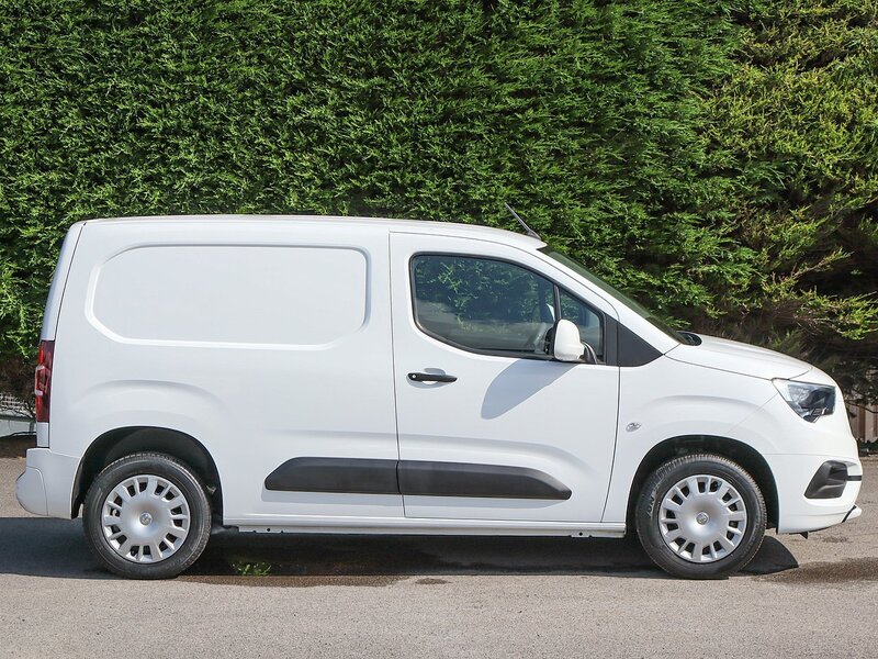 Vauxhall Combo 2300 SPORTIVE 1.5 TURBO D, 100BHP, L1 SWB VAN, Air Con, Cruise Control, 3 Seats, Rev Park Sensors - U7018