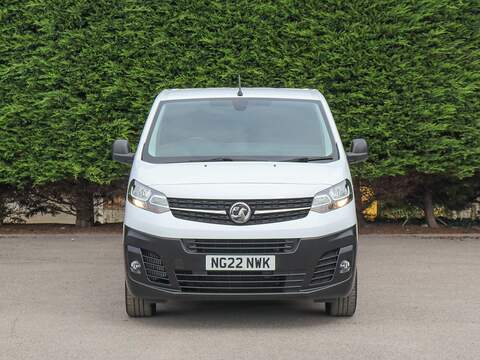 Vauxhall Vivaro 2700 Dynamic 120BHP L1 SWB PANEL VAN, B.Tooth, Air Con, Cruise, Fogs, Rev Park - U7037