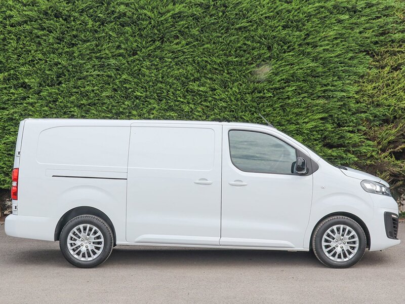 Vauxhall Vivaro 3100 PRO 2.0 TURBO D 145BHP L2 LONG PANEL VAN, SAT NAV, REV CAM, AIR CON, CRUISE, REV PARK - U7044