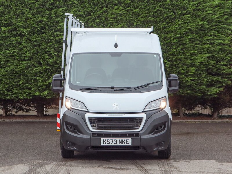Peugeot Boxer 335 Professional Premium + 2.2HDI 140BHP L3 H2 LWB GLASS RACK VAN, NAV, AIR CON, CRUISE, REV PARK - U7052
