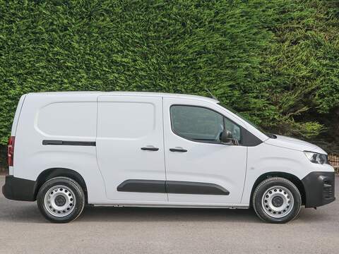 Peugeot Partner 850 Professional Premium + L2 Long 5 Seat Crew Van / Double Cab Van, B.Tooth, Air Con, Cruise - U7053