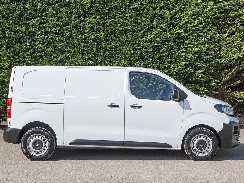 Vauxhall Vivaro 2900 1.5 Turbo D 120 Prime L1 Panel Van, B.Tooth, Air Con, Cruise, Twin SLD, Rev Park - U7061