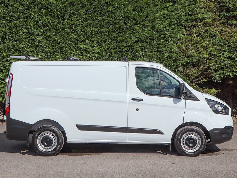 Ford Transit Custom 300 Leader 2.0TDCI, 105PS, L1 SWB Van, Air Con, Reverse Parking Sensors, Bluetooth - U7062